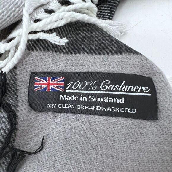 Unisex Black & Gray Checkered 100% Cashmere Fringed Scarf Made in Scotland - Picture 5 of 6